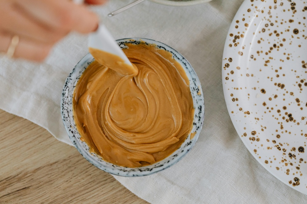 Can dogs eat peanuts and peanut butter?